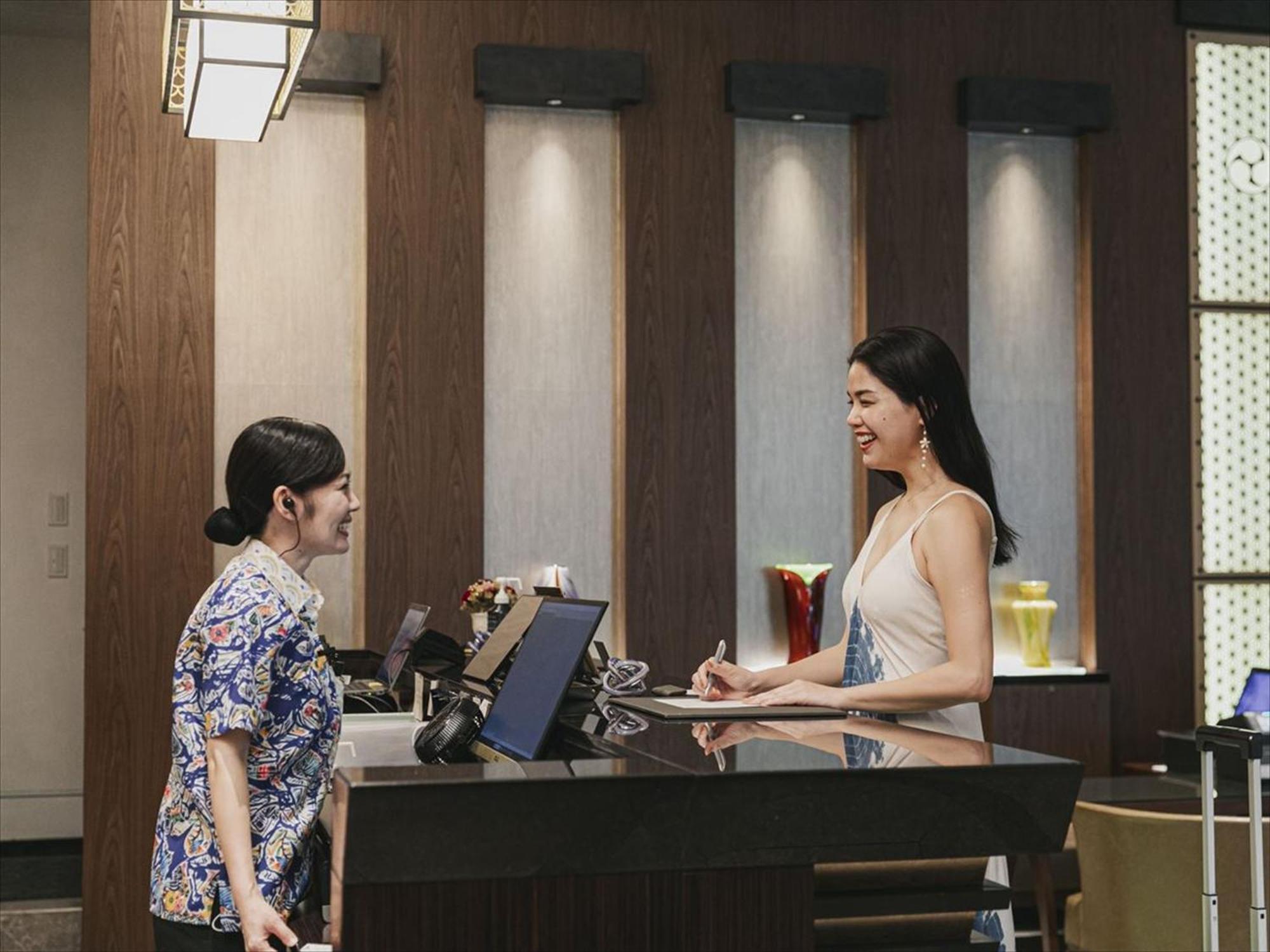 Okinawa Exes Naha Hotel Exterior photo